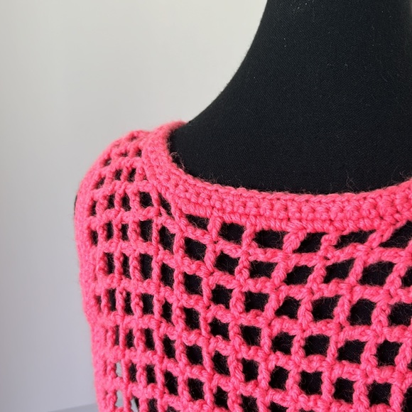Hand knit pink vest 🧶 - Picture 8 of 8